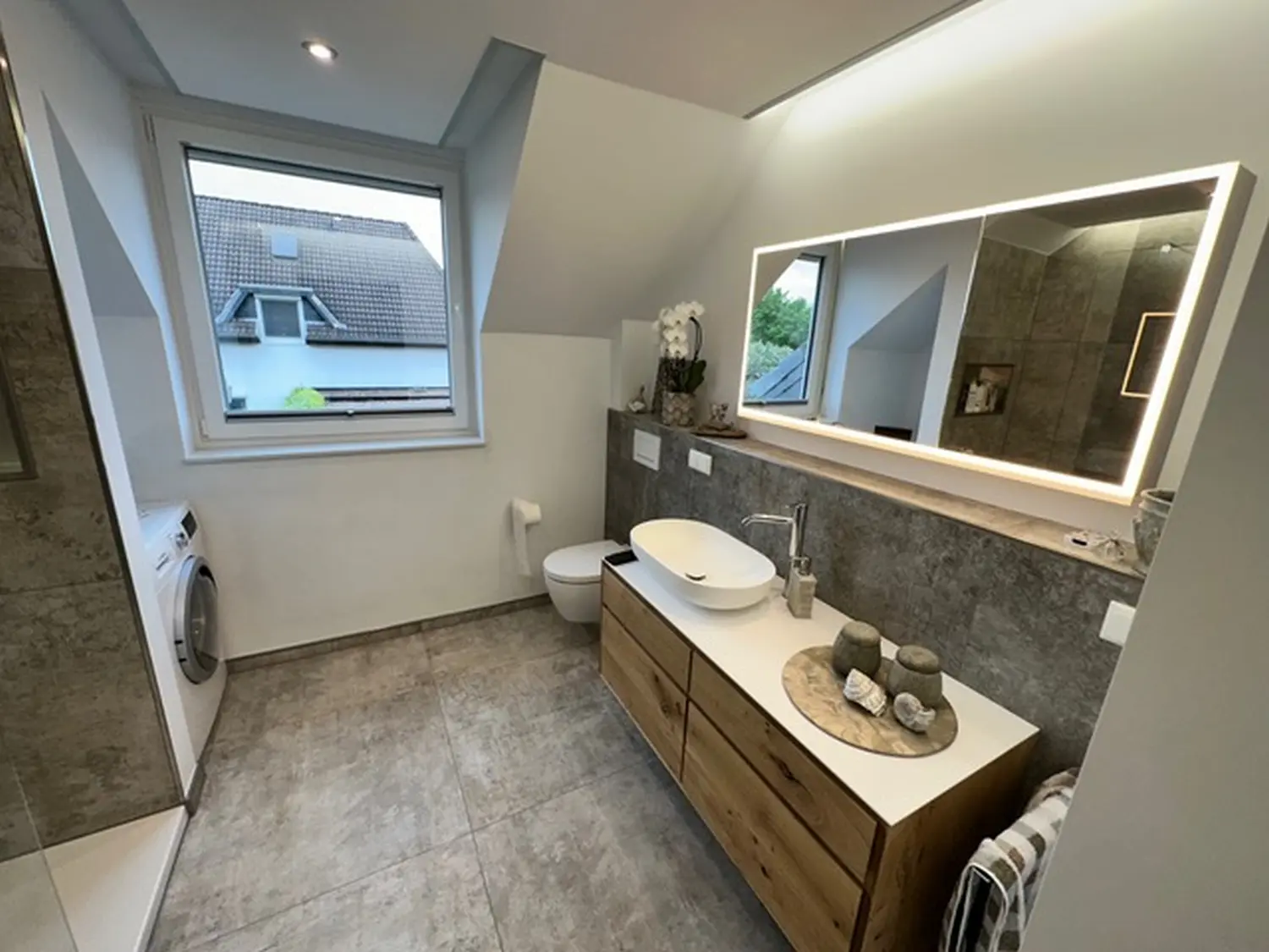 Waschraum von RenTom INTERIOR DESIGN