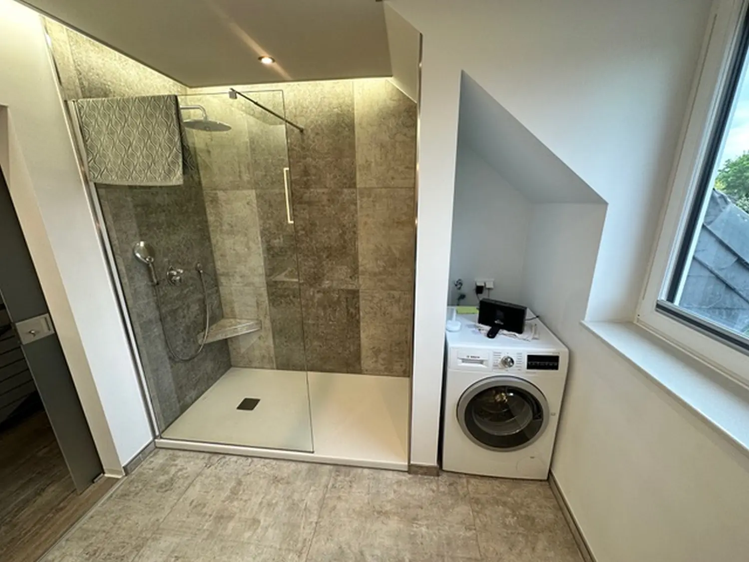 Waschraum von RenTom INTERIOR DESIGN