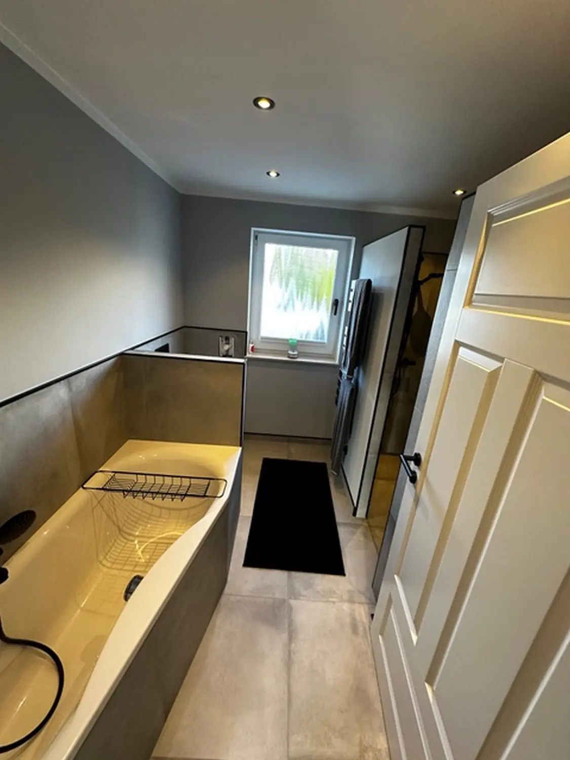 Waschraum von RenTom INTERIOR DESIGN
